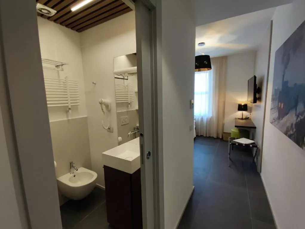Enjoy Garden - Flavio Baracchini 9 - Rooms ميلان 0*,  إيطاليا