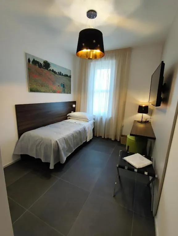 Enjoy Garden - Flavio Baracchini 9 - Rooms Milan 0*,