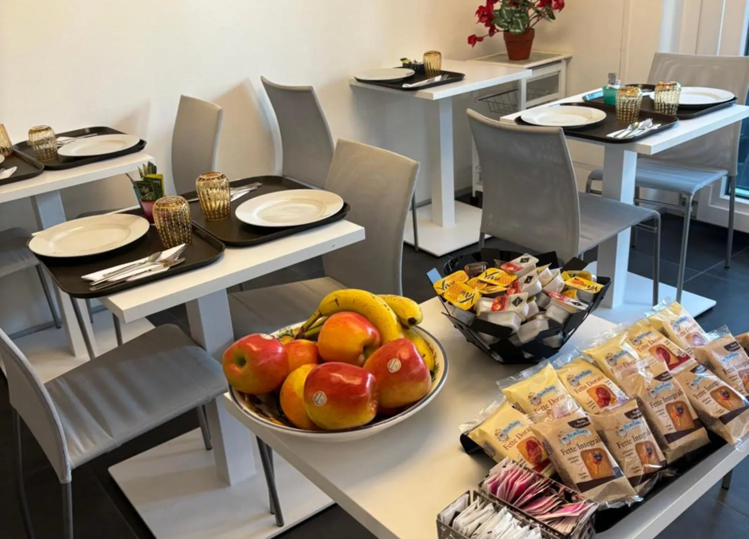 Pensionat Enjoy Garden - Flavio Baracchini 9 - Rooms Milano Italien