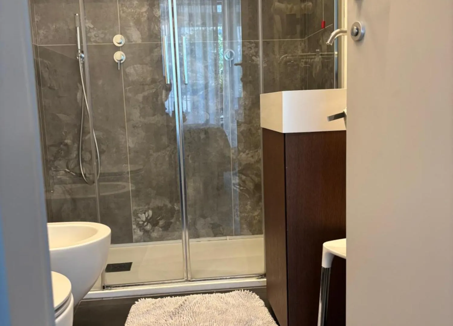 Pensionat Enjoy Garden - Flavio Baracchini 9 - Rooms Milano