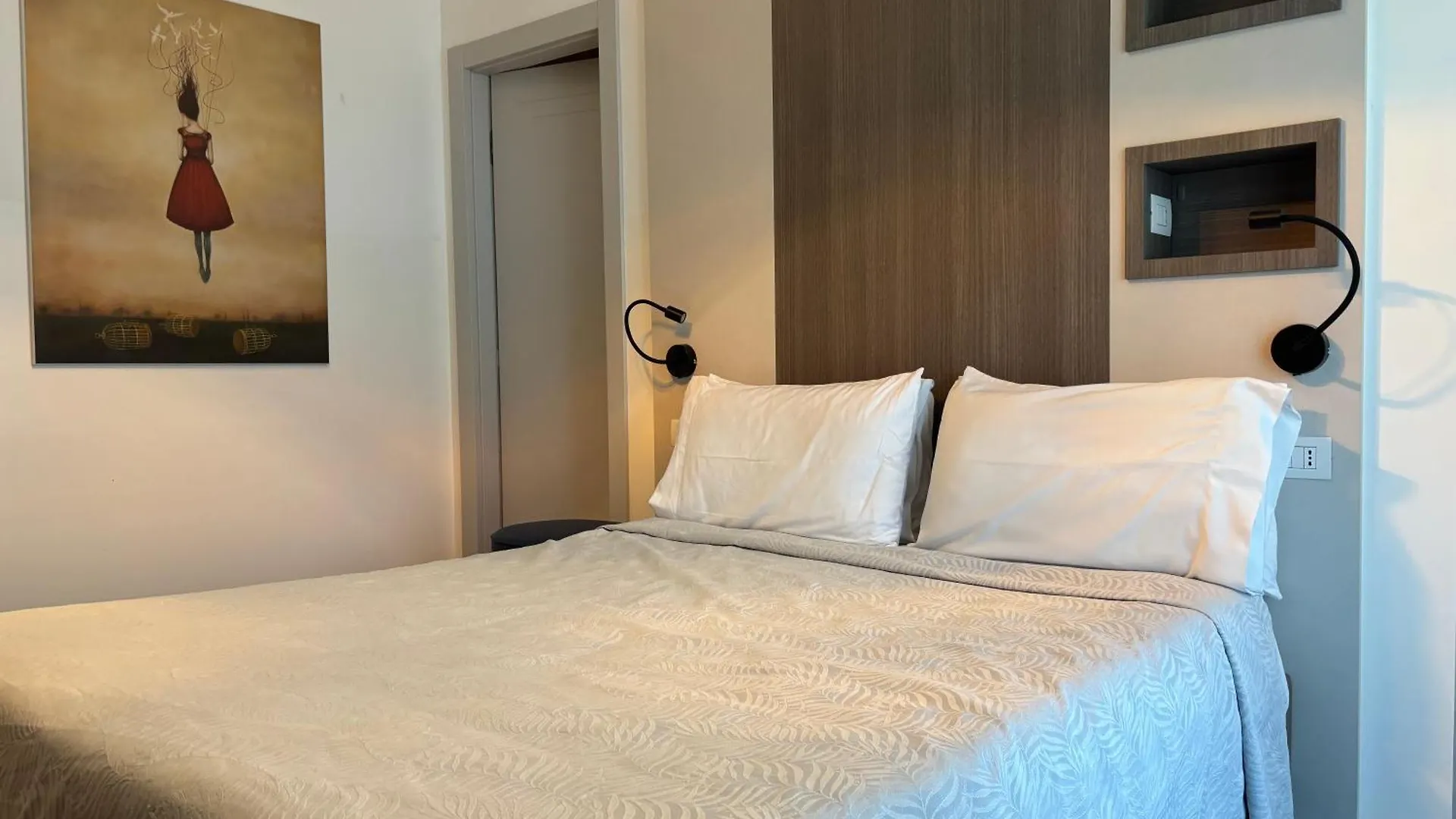 Enjoy Garden - Flavio Baracchini 9 - Rooms Milano Pensionat