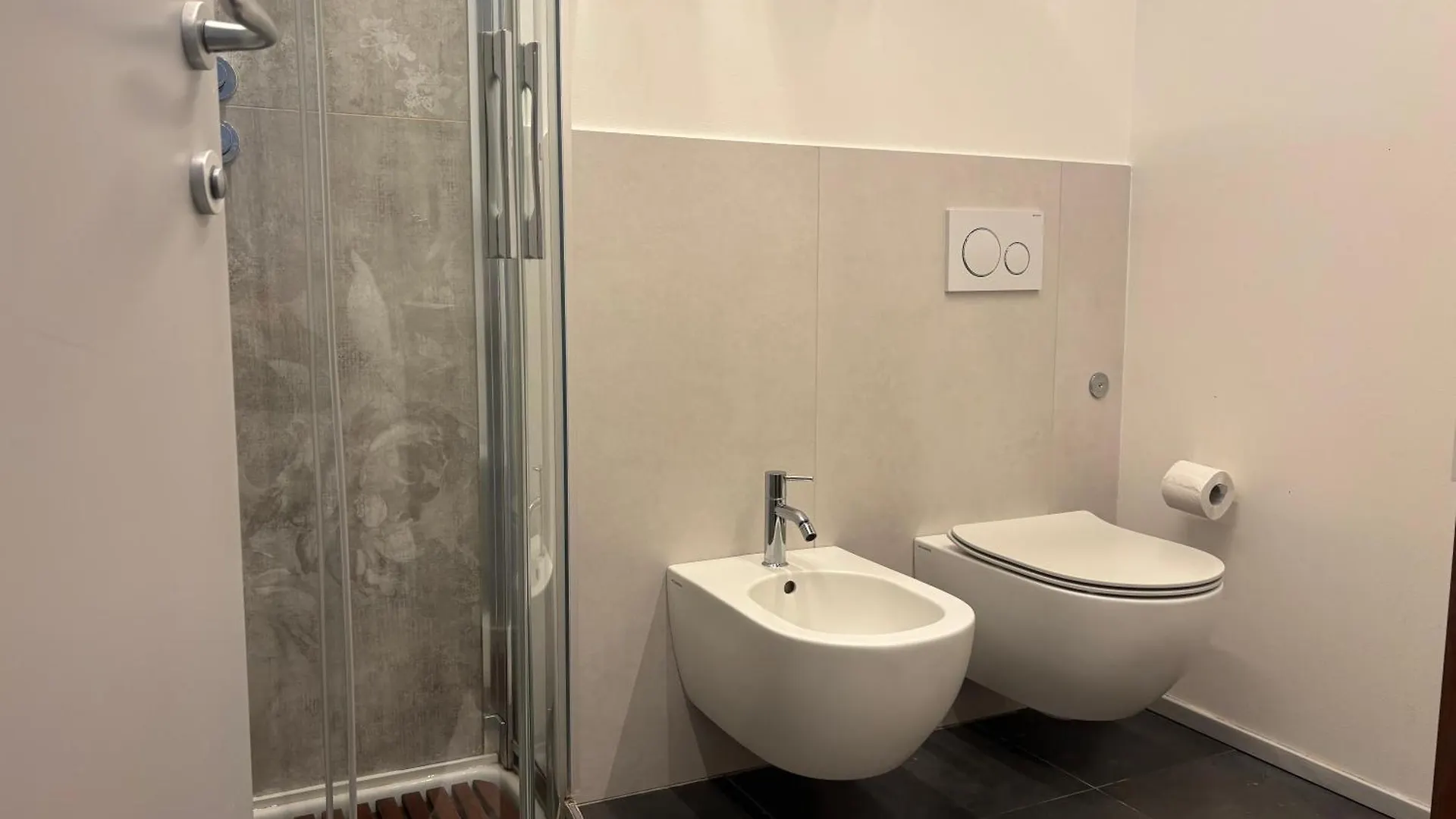 Enjoy Garden - Flavio Baracchini 9 - Rooms Milano Pensionat